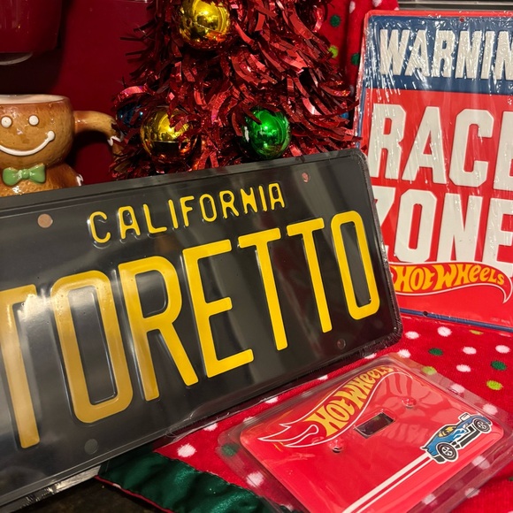 NWT 5 items 2 Hot Wheels Toretto Cali license plate HW light switch plate/ sign - Picture 4 of 11
